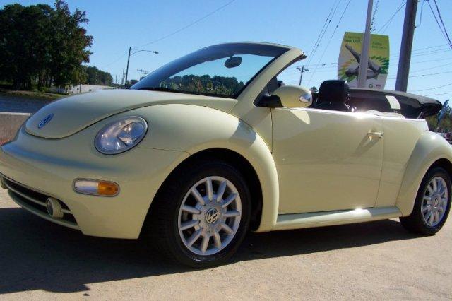 Volkswagen New Beetle 2004 photo 1