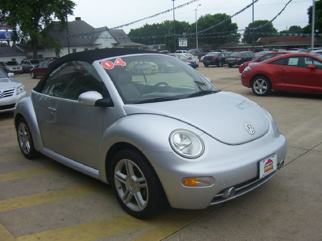 Volkswagen New Beetle 2004 photo 2