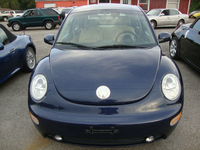 Volkswagen New Beetle 2004 photo 1