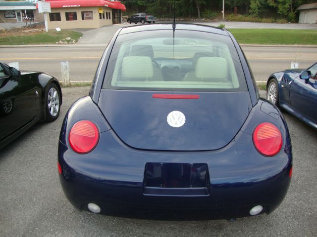 Volkswagen New Beetle 2004 photo 2