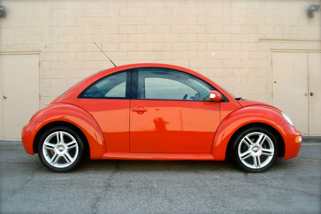 Volkswagen New Beetle 2004 photo 1