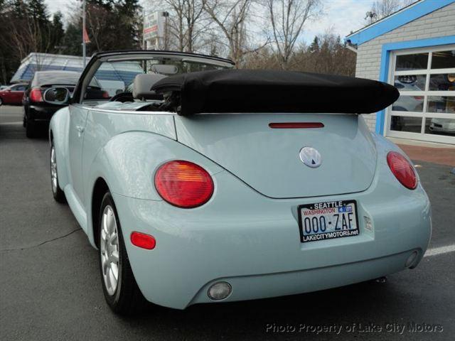 Volkswagen New Beetle 2004 photo 4