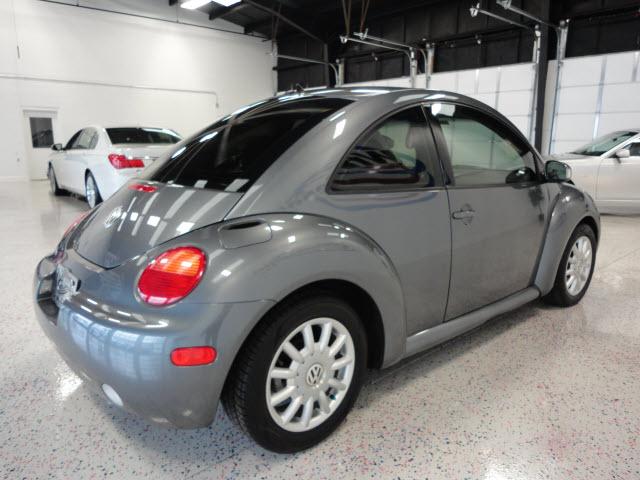 Volkswagen New Beetle 2004 photo 2