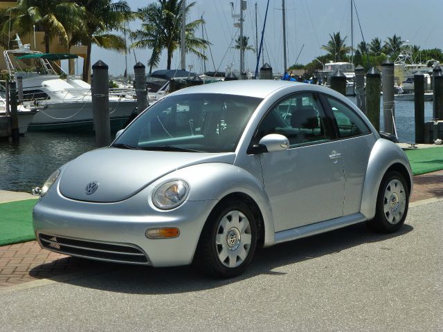 Volkswagen New Beetle 2004 photo 1