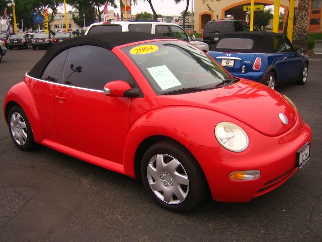 Volkswagen New Beetle 2004 photo 1