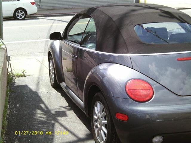 Volkswagen New Beetle 2004 photo 2