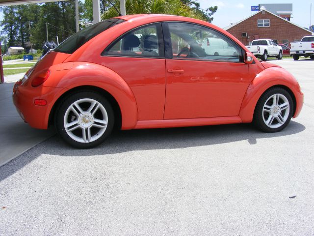 Volkswagen New Beetle 2004 photo 10