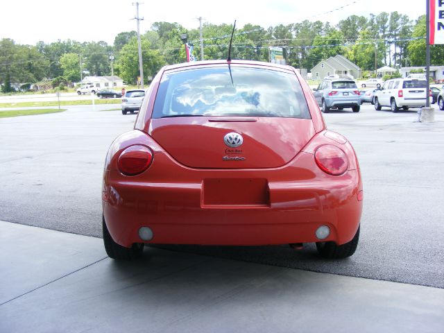 Volkswagen New Beetle 2004 photo 2