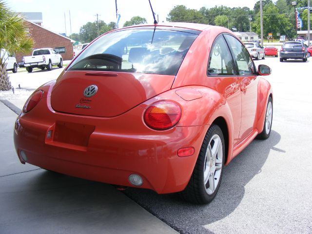 Volkswagen New Beetle 2004 photo 9