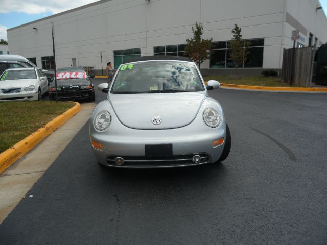 Volkswagen New Beetle 2004 photo 1