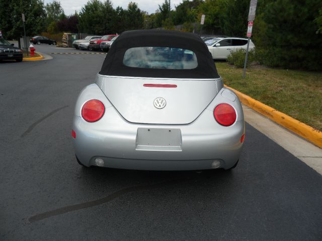 Volkswagen New Beetle 2004 photo 2