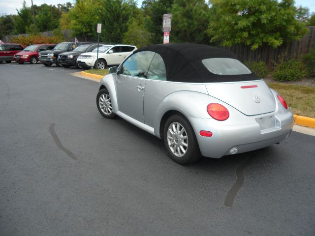 Volkswagen New Beetle 2004 photo 3