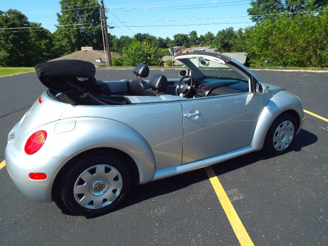 Volkswagen New Beetle 2004 photo 1