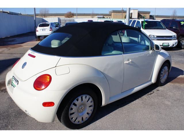 Volkswagen New Beetle 2004 photo 1