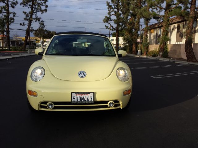 Volkswagen New Beetle 3/4 Ton Convertible