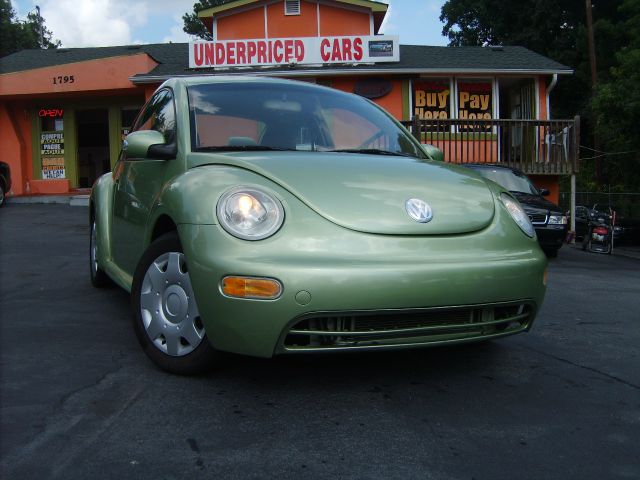 Volkswagen New Beetle 2004 photo 1