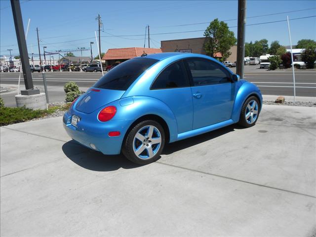 Volkswagen New Beetle 2004 photo 0