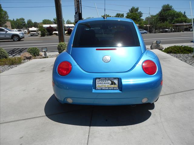 Volkswagen New Beetle 2004 photo 1