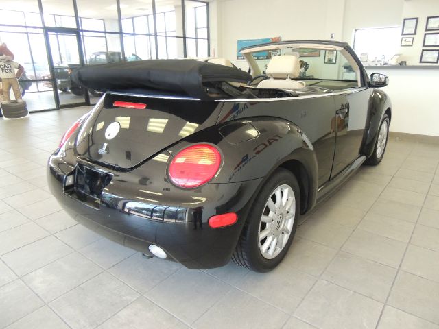 Volkswagen New Beetle 2004 photo 4