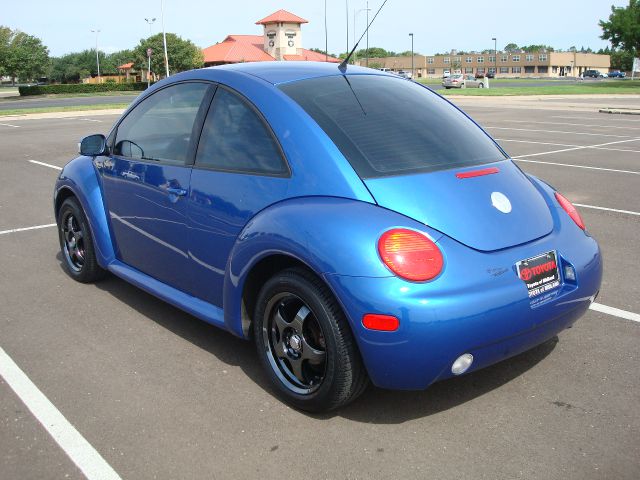 Volkswagen New Beetle 2004 photo 2