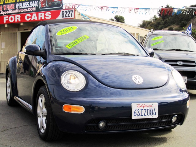 Volkswagen New Beetle 2004 photo 2