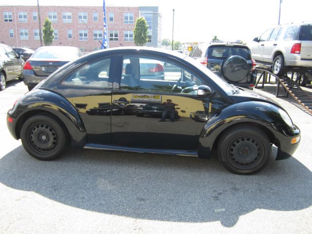 Volkswagen New Beetle 2005 photo 2