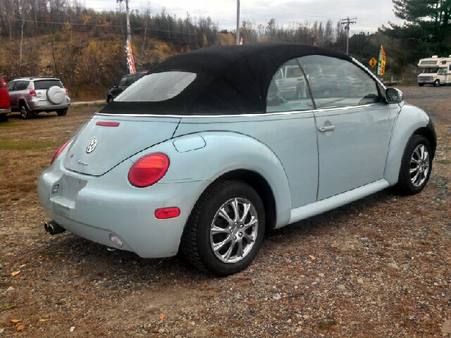 Volkswagen New Beetle 2005 photo 1