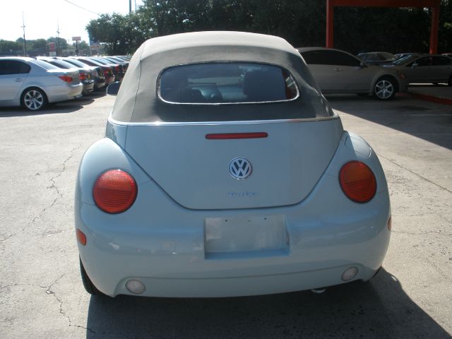 Volkswagen New Beetle 2005 photo 4