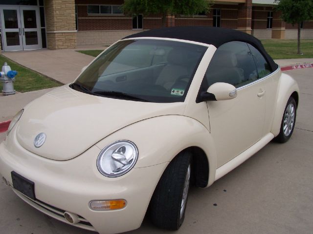 Volkswagen New Beetle 2005 photo 2