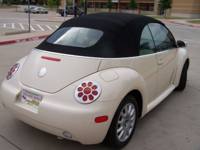 Volkswagen New Beetle 2005 photo 3