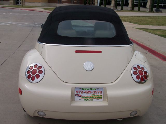 Volkswagen New Beetle 2005 photo 4