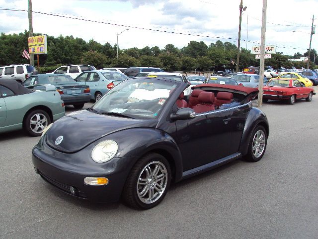 Volkswagen New Beetle 2005 photo 1