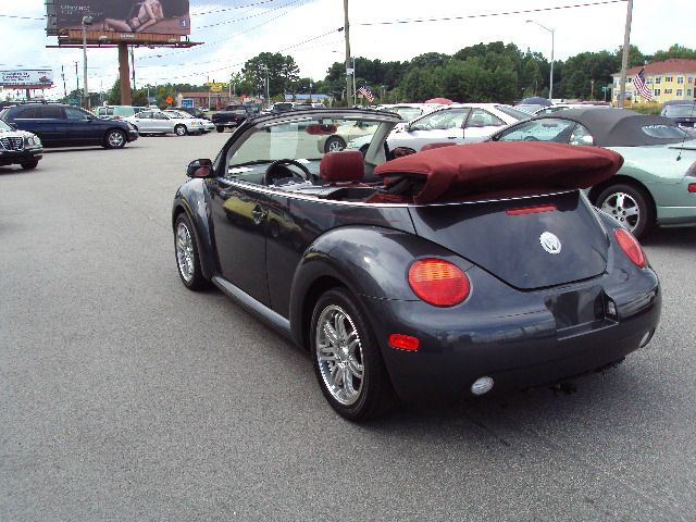 Volkswagen New Beetle 2005 photo 4