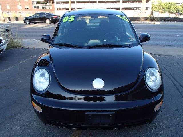 Volkswagen New Beetle 2005 photo 3