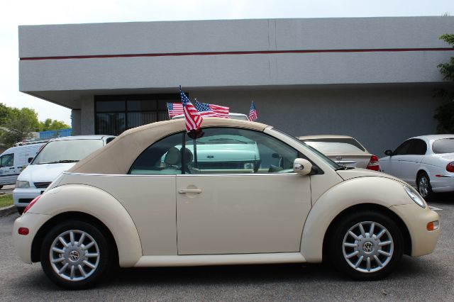 Volkswagen New Beetle 2005 photo 1