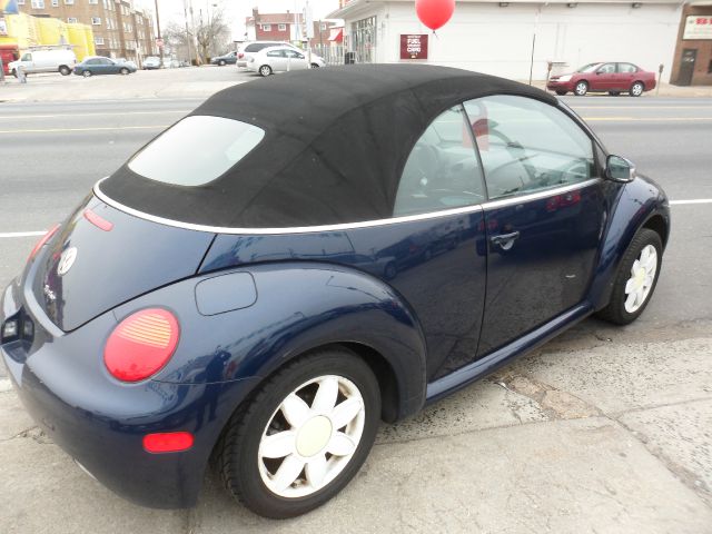 Volkswagen New Beetle 2005 photo 2