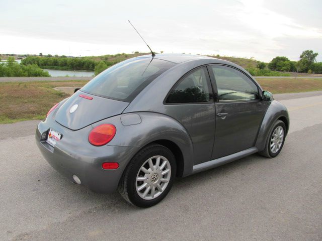 Volkswagen New Beetle 2005 photo 2