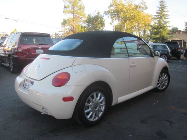 Volkswagen New Beetle 2500 Extended Cab 4WD SLT Convertible