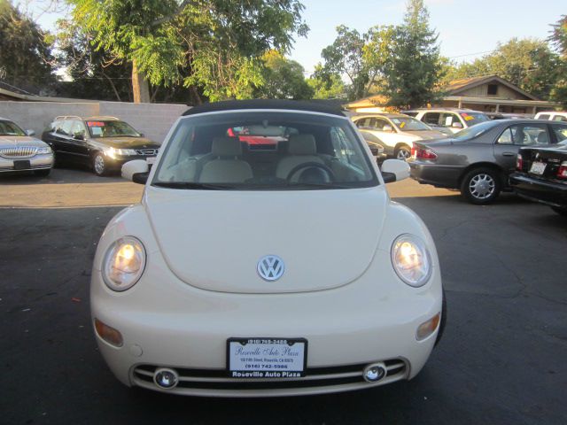 Volkswagen New Beetle 2005 photo 1