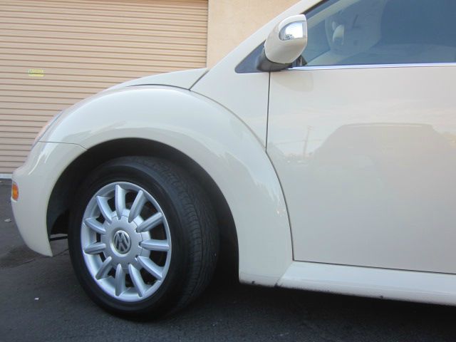 Volkswagen New Beetle 2005 photo 3