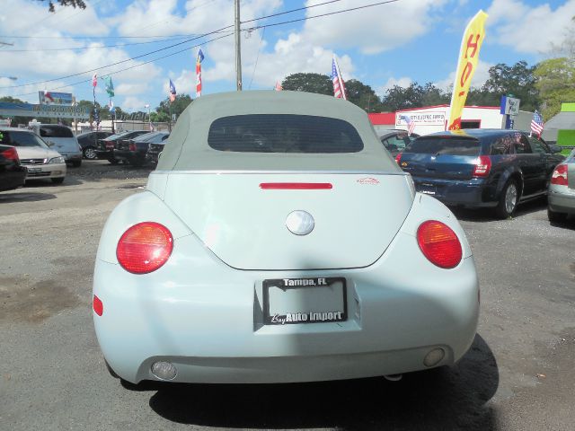 Volkswagen New Beetle 2005 photo 4