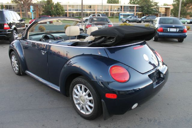 Volkswagen New Beetle 2005 photo 4