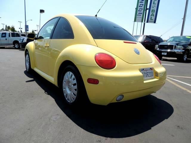 Volkswagen New Beetle 2005 photo 2