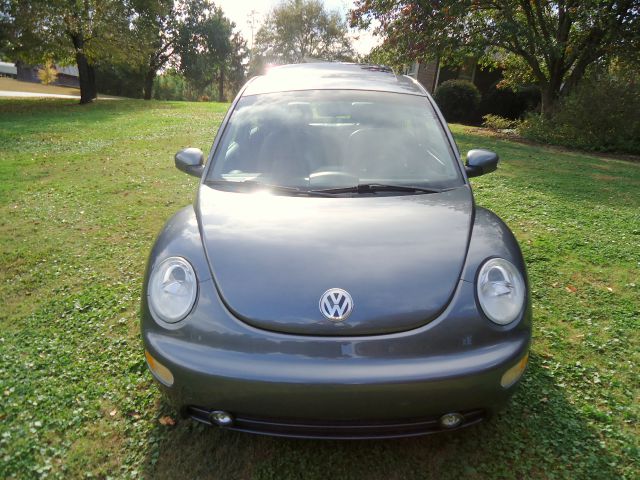 Volkswagen New Beetle 2005 photo 1