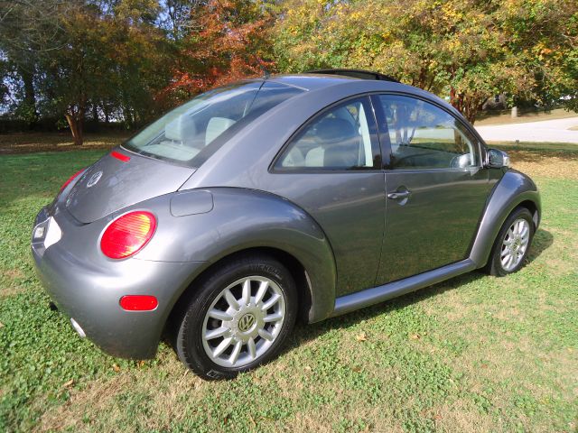 Volkswagen New Beetle 2005 photo 2