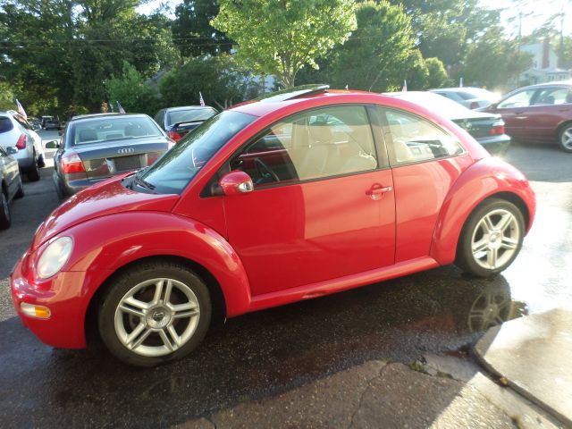 Volkswagen New Beetle 2005 photo 10