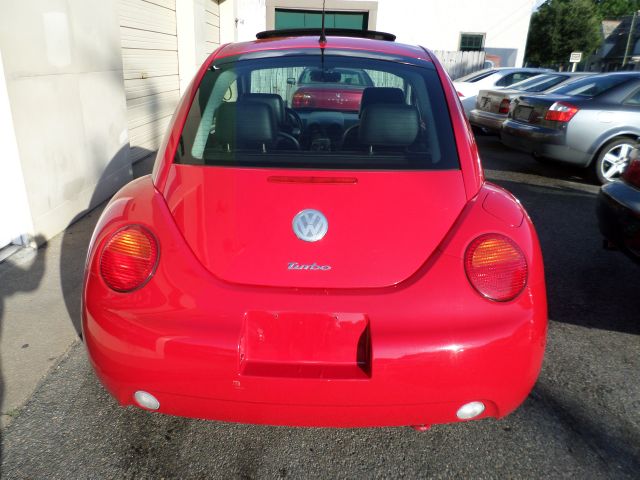 Volkswagen New Beetle 2005 photo 12