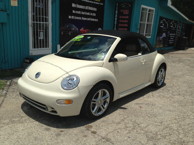 Volkswagen New Beetle 3/4 Ton Convertible