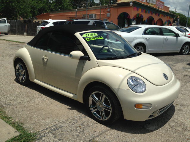 Volkswagen New Beetle 2005 photo 2