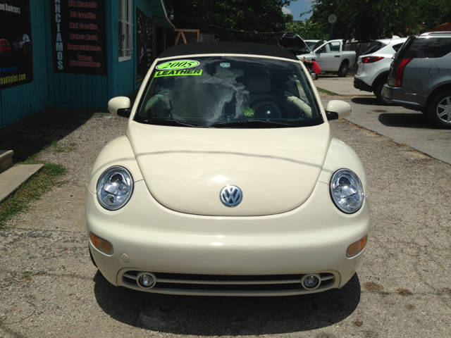 Volkswagen New Beetle 2005 photo 3